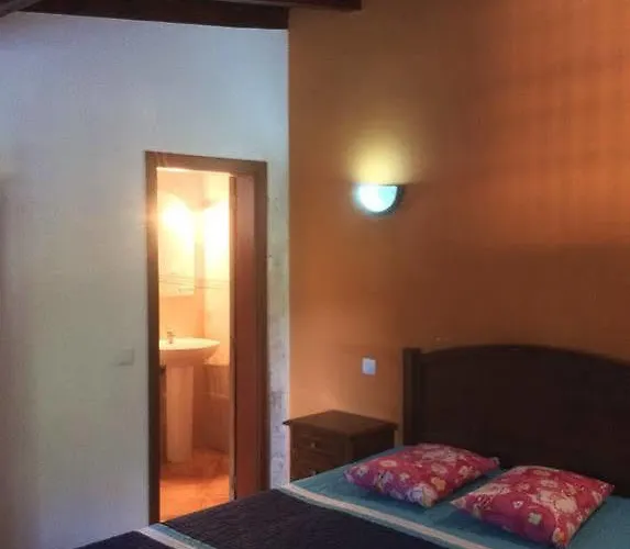 Quinta De Fundoes 게스트하우스